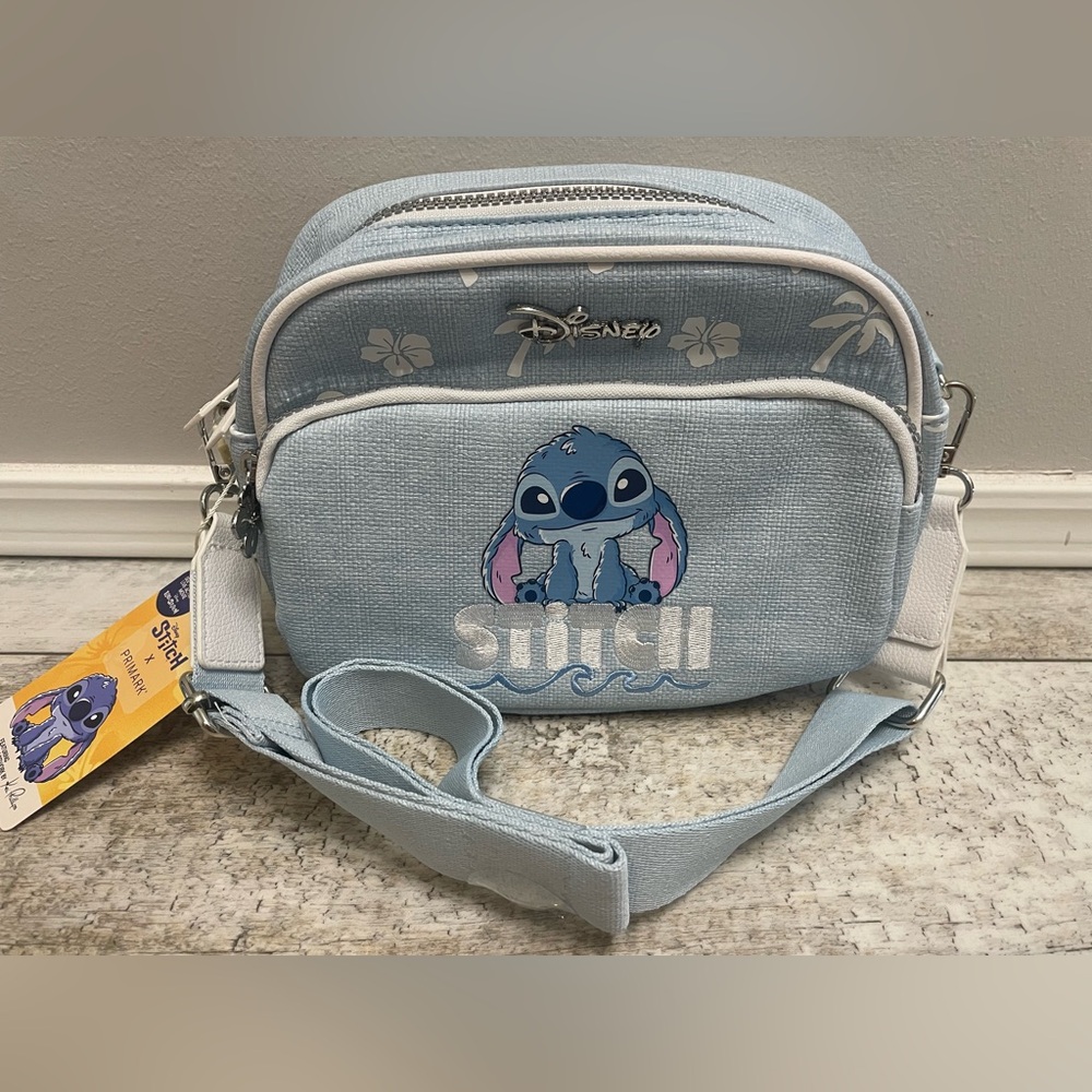 NWT Disney Lilo and stitch luggage Carry On, weekender, crossbody and phone bag - Picture 10 of 11